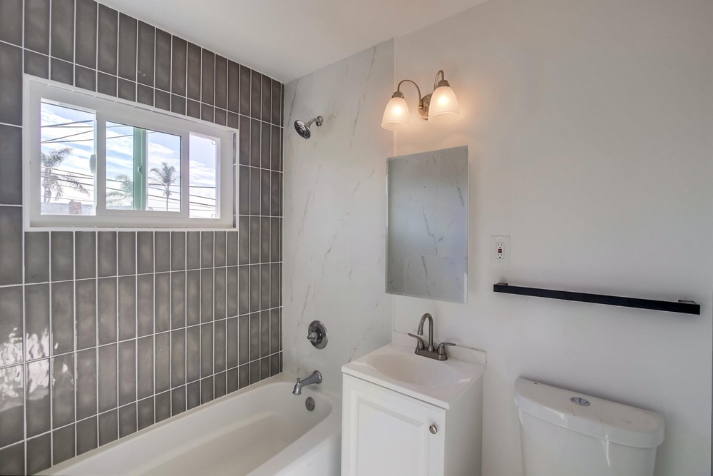 Virtual tour photo 58 of 102 for 3937 Marine Vw Ave #41