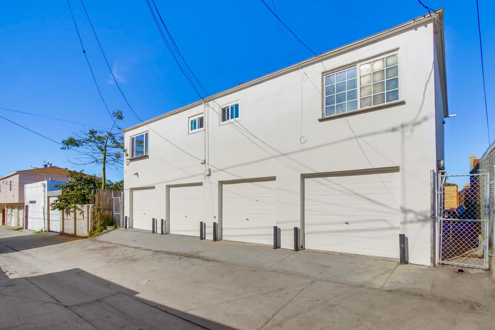 Virtual tour photo 66 of 102 for 3937 Marine Vw Ave #41