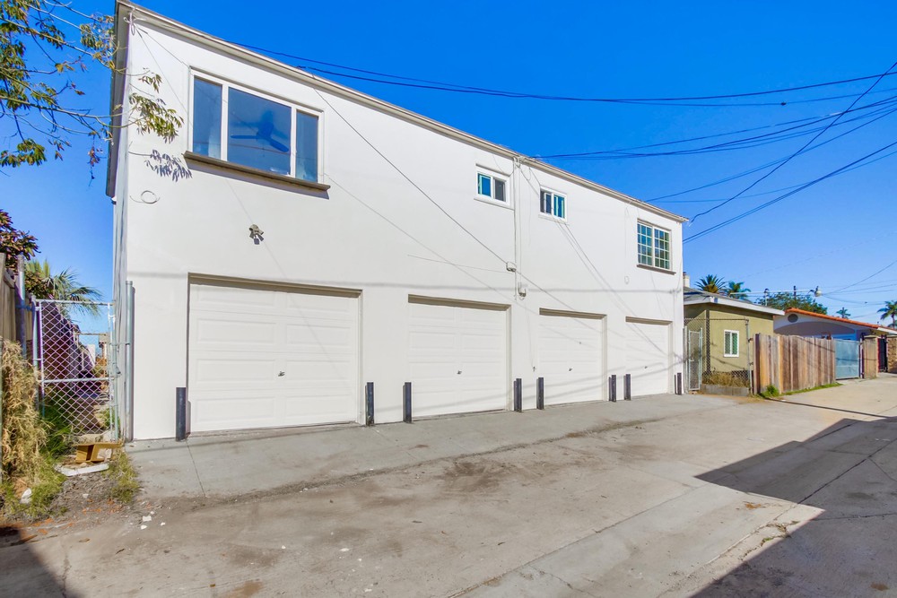 Virtual tour photo 68 of 102 for 3937 Marine Vw Ave #41