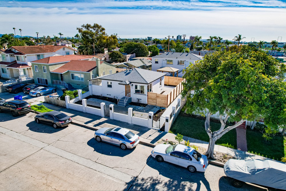 Virtual tour photo 4 of 32 for 3937 Marine Vw Ave #41