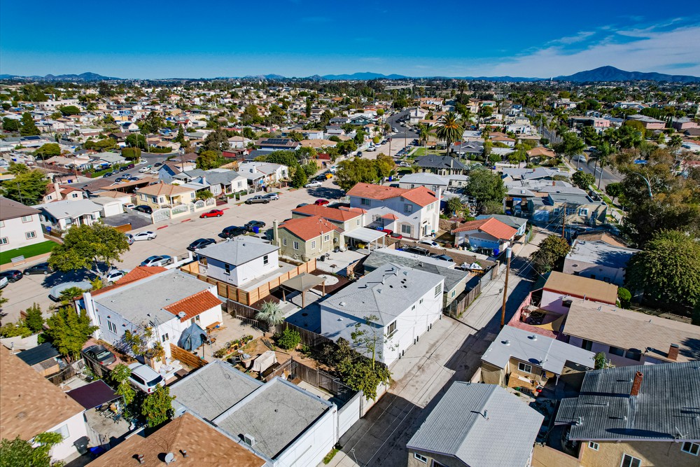 Virtual tour photo 13 of 32 for 3937 Marine Vw Ave #41