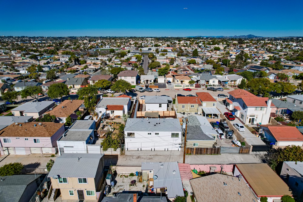 Virtual tour photo 14 of 32 for 3937 Marine Vw Ave #41