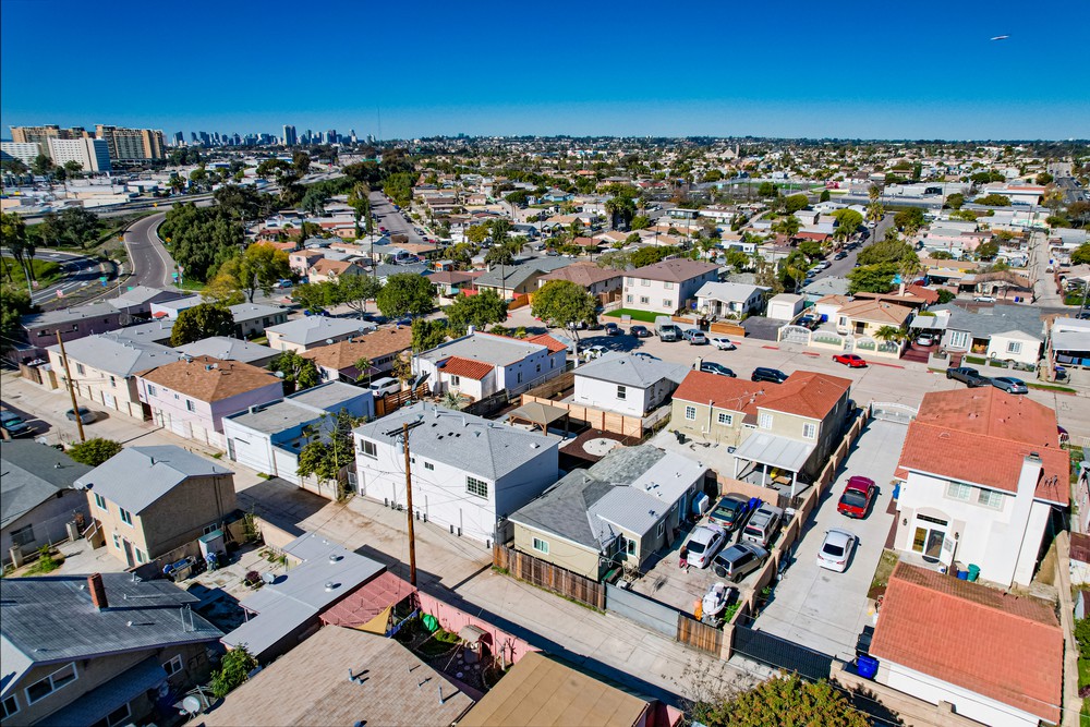 Virtual tour photo 15 of 32 for 3937 Marine Vw Ave #41