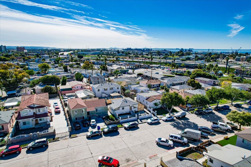 Virtual tour photo 18 of 32 for 3937 Marine Vw Ave #41