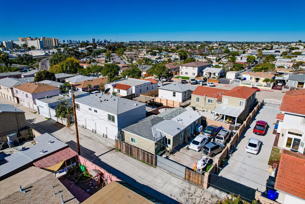 Virtual tour photo 24 of 32 for 3937 Marine Vw Ave #41