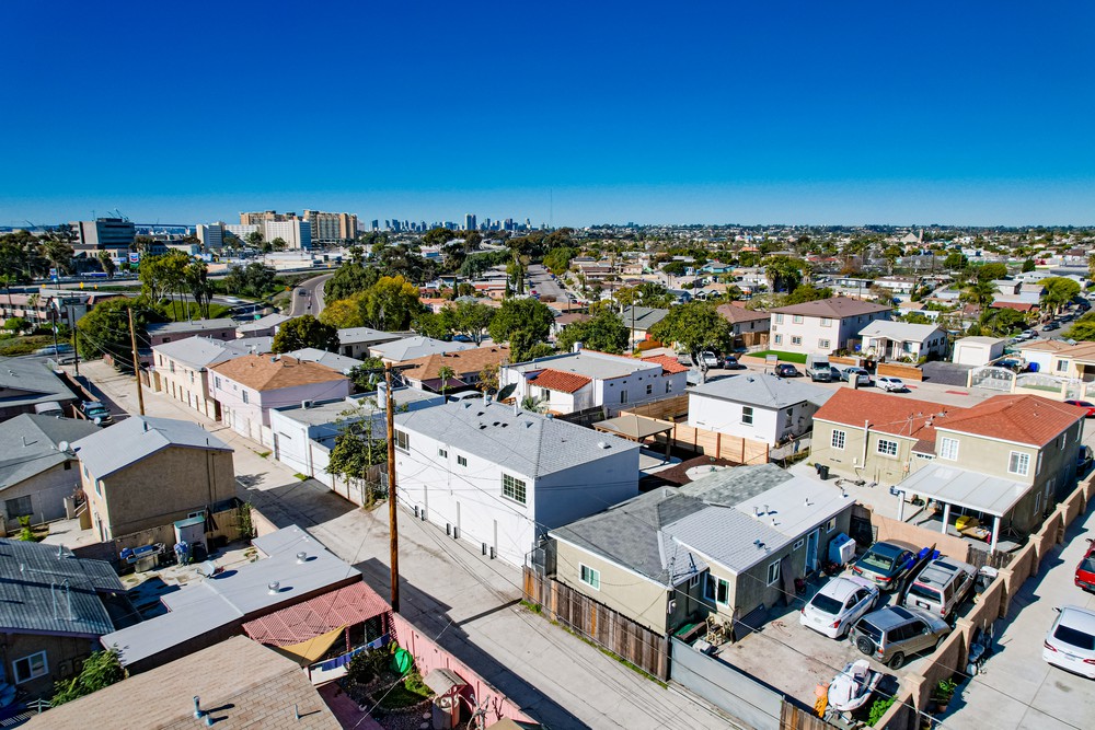 Virtual tour photo 25 of 32 for 3937 Marine Vw Ave #41
