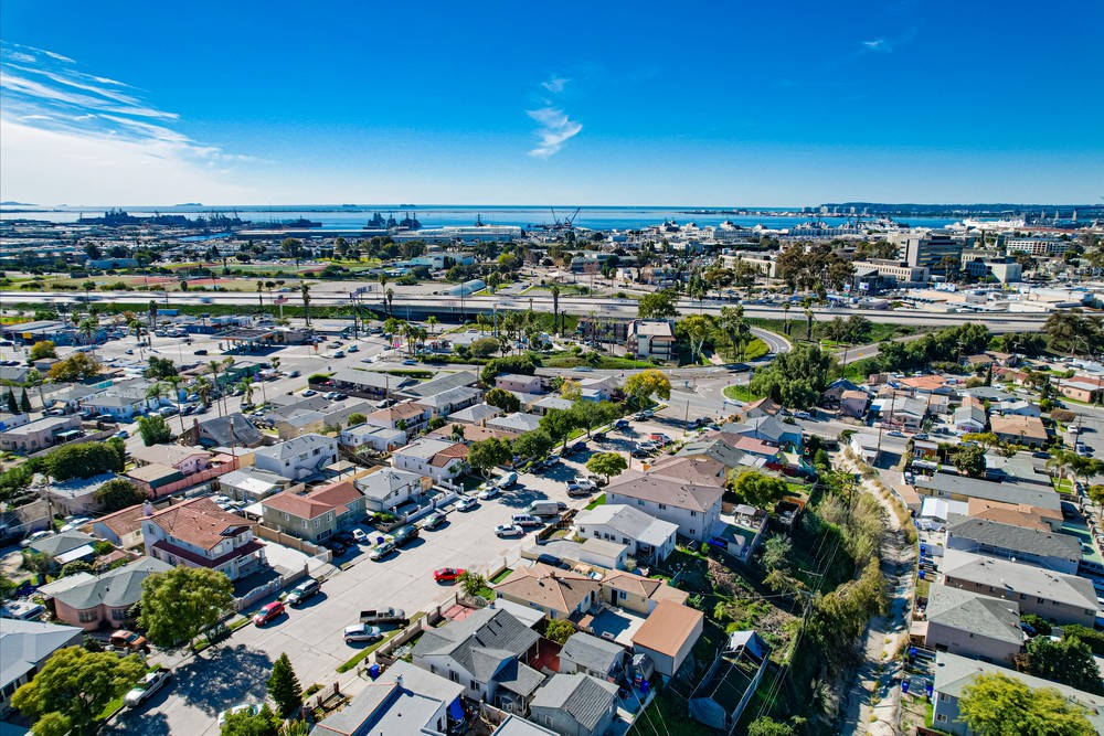 Virtual tour photo 26 of 32 for 3937 Marine Vw Ave #41
