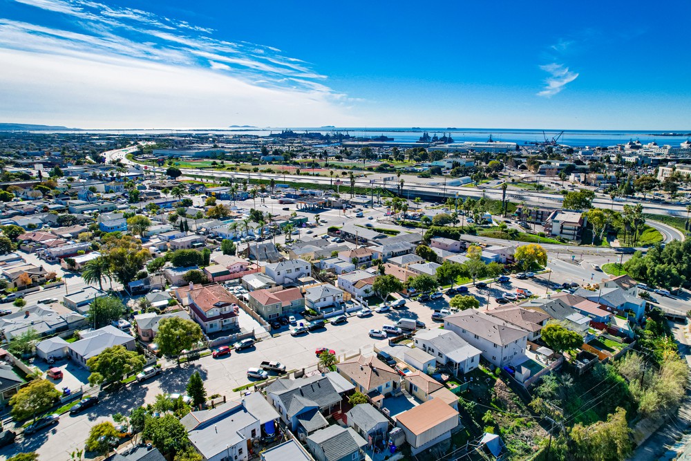 Virtual tour photo 27 of 32 for 3937 Marine Vw Ave #41