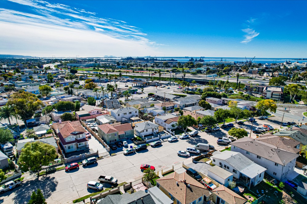 Virtual tour photo 28 of 32 for 3937 Marine Vw Ave #41