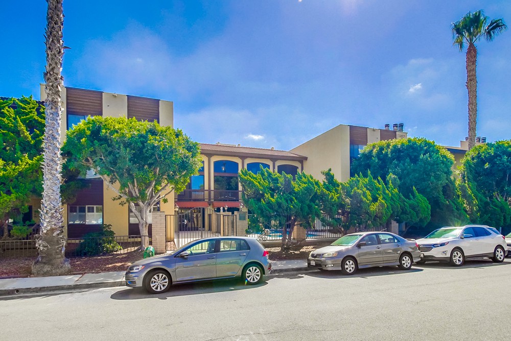 Virtual tour photo 1 of 63 for 3939 Eagle St UNIT 204