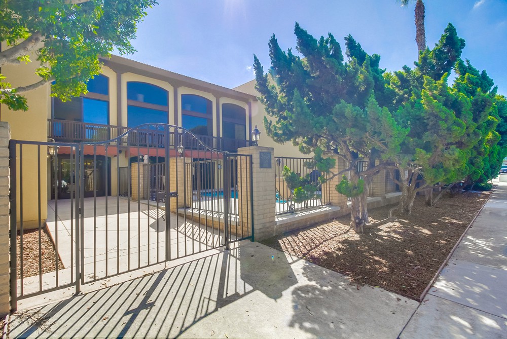 Virtual tour photo 4 of 63 for 3939 Eagle St UNIT 204