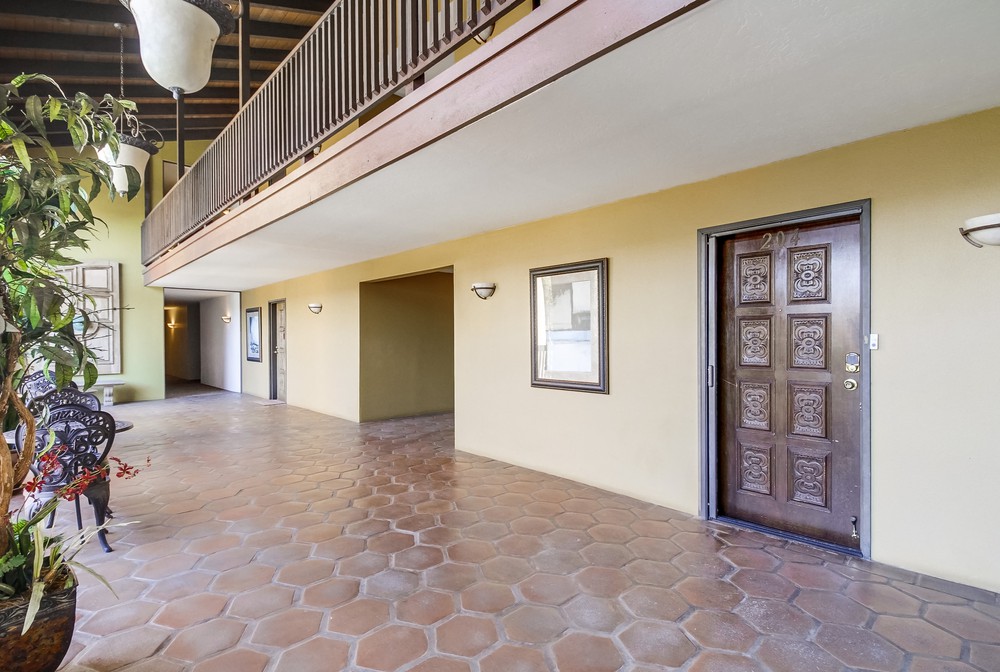 Virtual tour photo 12 of 63 for 3939 Eagle St UNIT 204