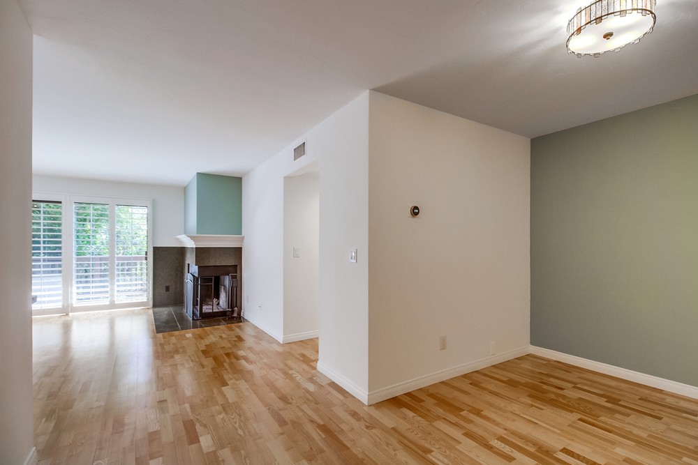 Virtual tour photo 14 of 63 for 3939 Eagle St UNIT 204