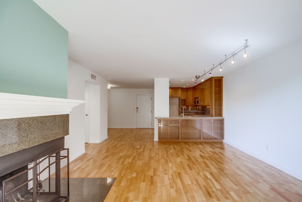 Virtual tour photo 20 of 63 for 3939 Eagle St UNIT 204