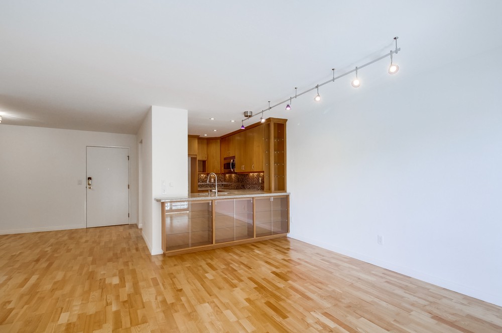 Virtual tour photo 22 of 63 for 3939 Eagle St UNIT 204