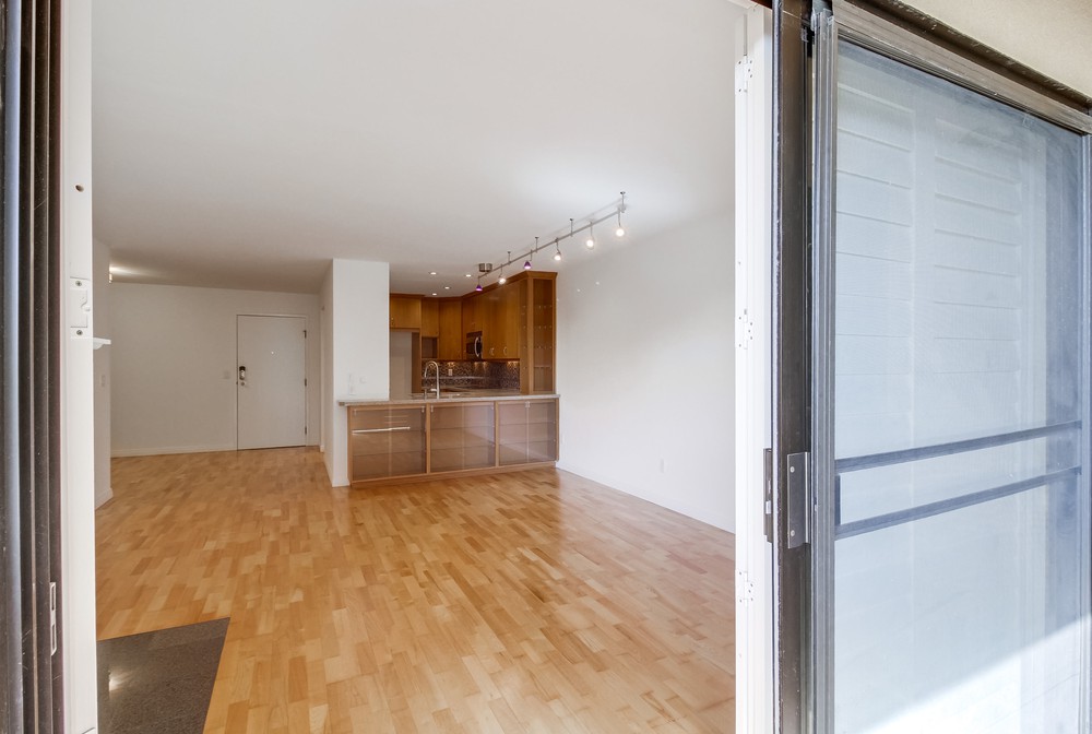 Virtual tour photo 23 of 63 for 3939 Eagle St UNIT 204
