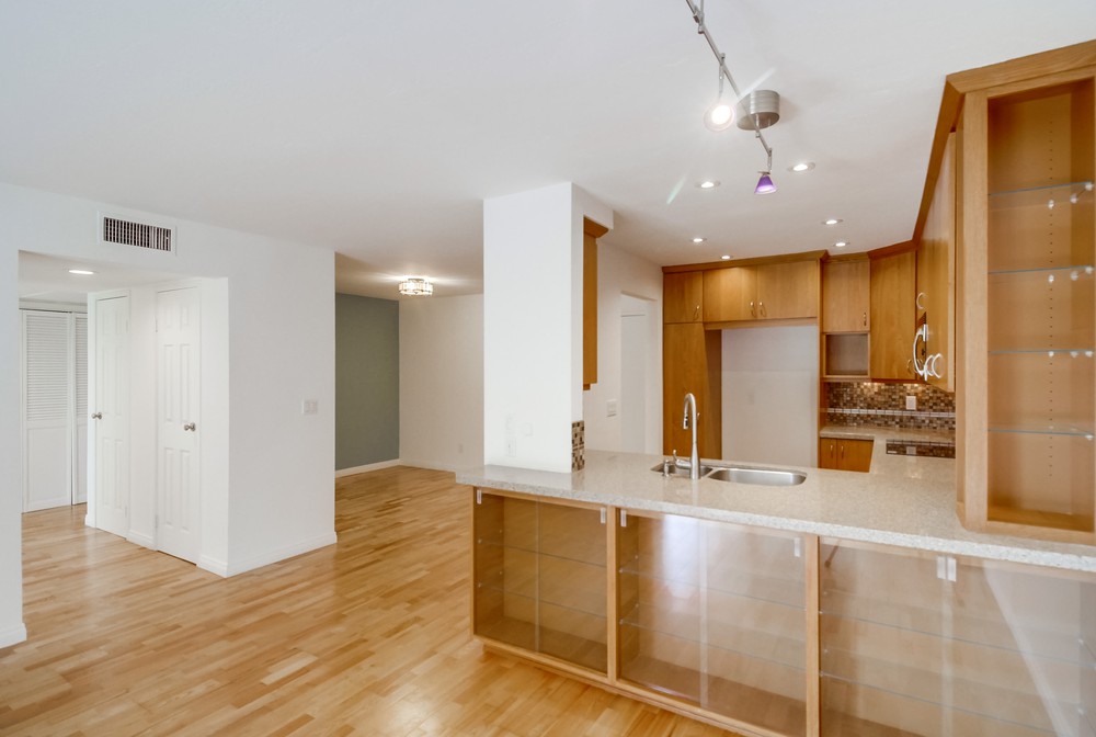 Virtual tour photo 24 of 63 for 3939 Eagle St UNIT 204
