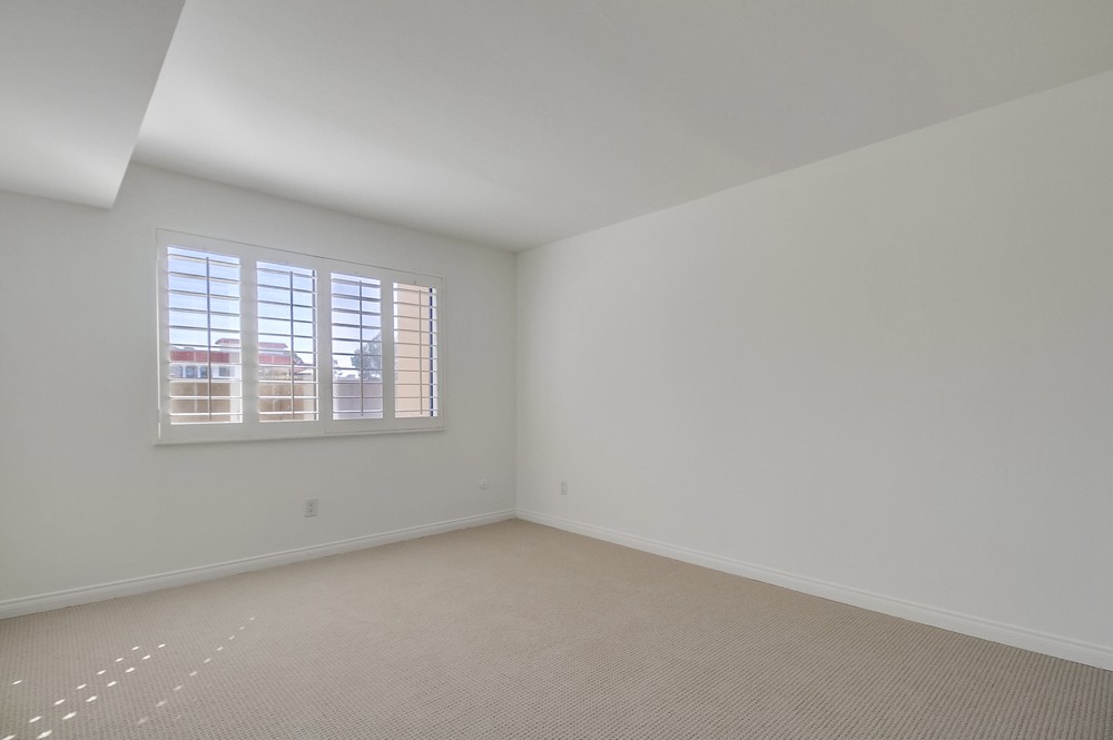 Virtual tour photo 31 of 63 for 3939 Eagle St UNIT 204