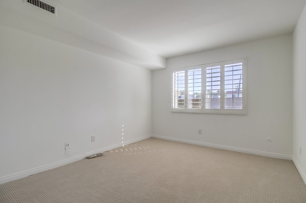 Virtual tour photo 32 of 63 for 3939 Eagle St UNIT 204