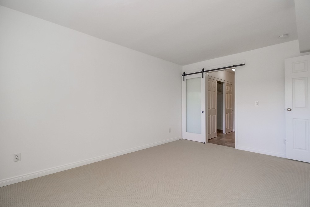 Virtual tour photo 33 of 63 for 3939 Eagle St UNIT 204