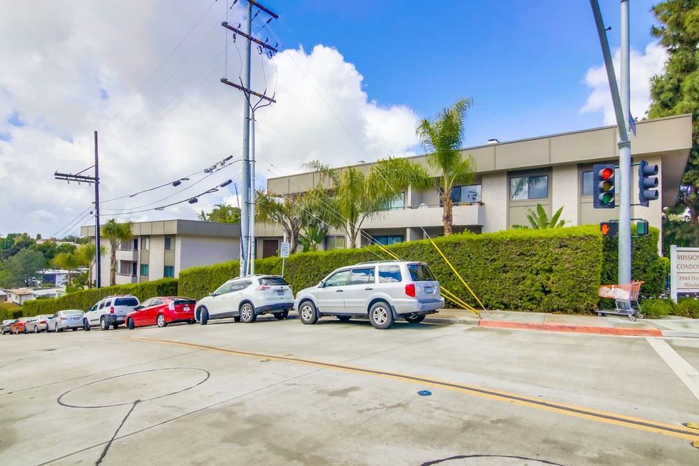 Virtual tour photo 3 of 34 for 3940 Dove St UNIT 207