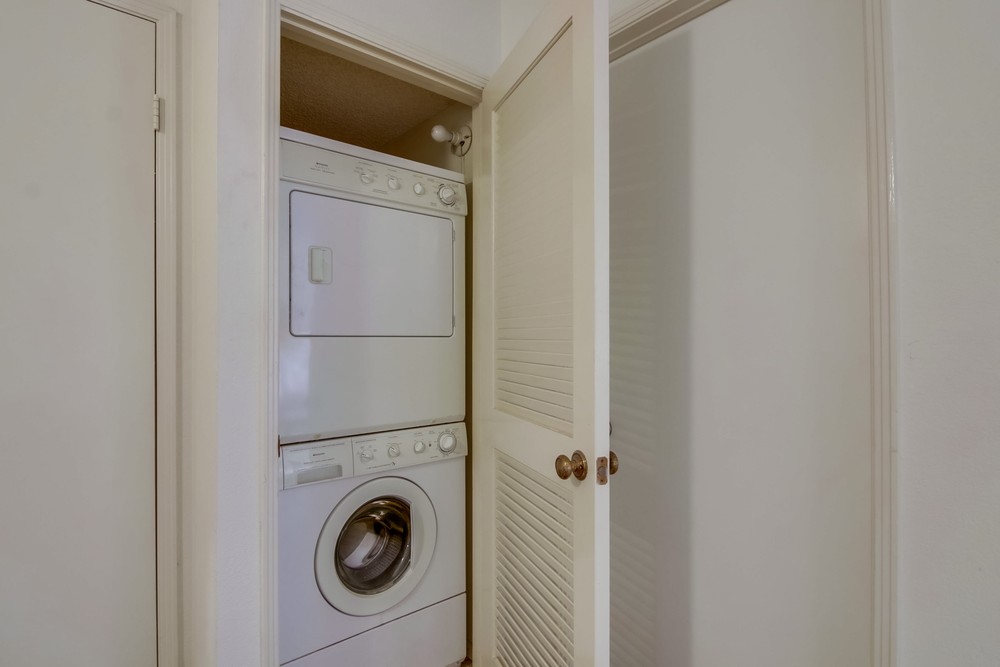 Virtual tour photo 31 of 34 for 3940 Dove St UNIT 207