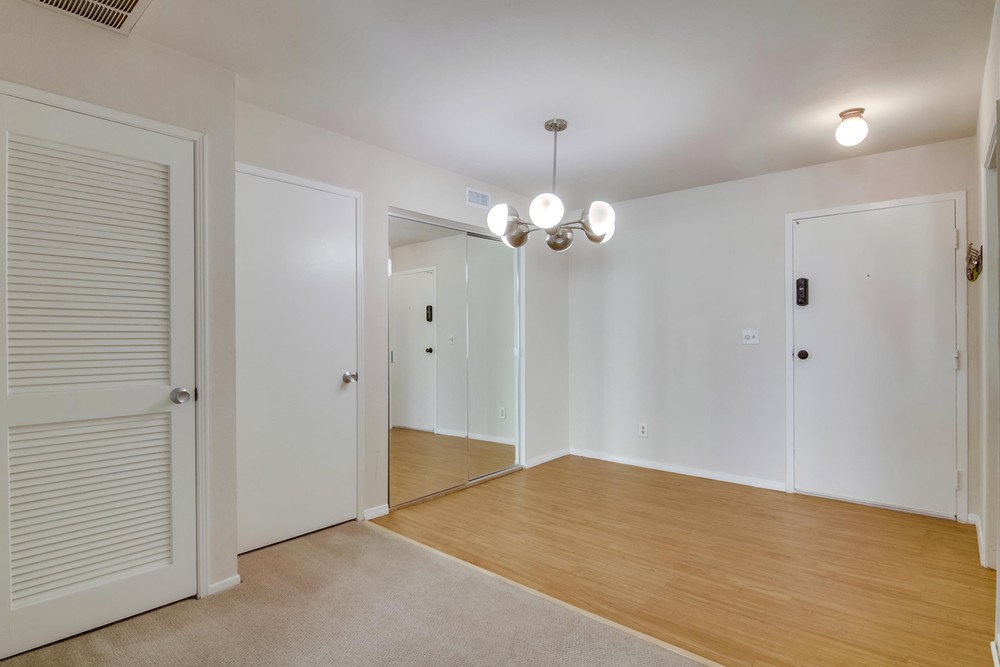 Virtual tour photo 10 of 34 for 3940 Dove St