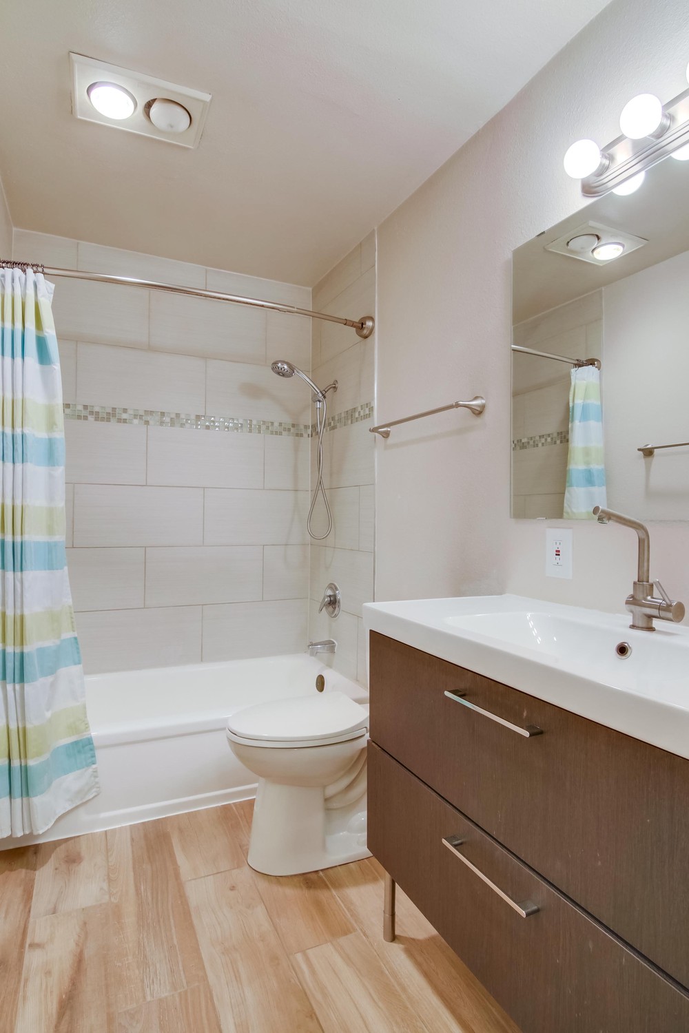 Virtual tour photo 32 of 34 for 3940 Dove St
