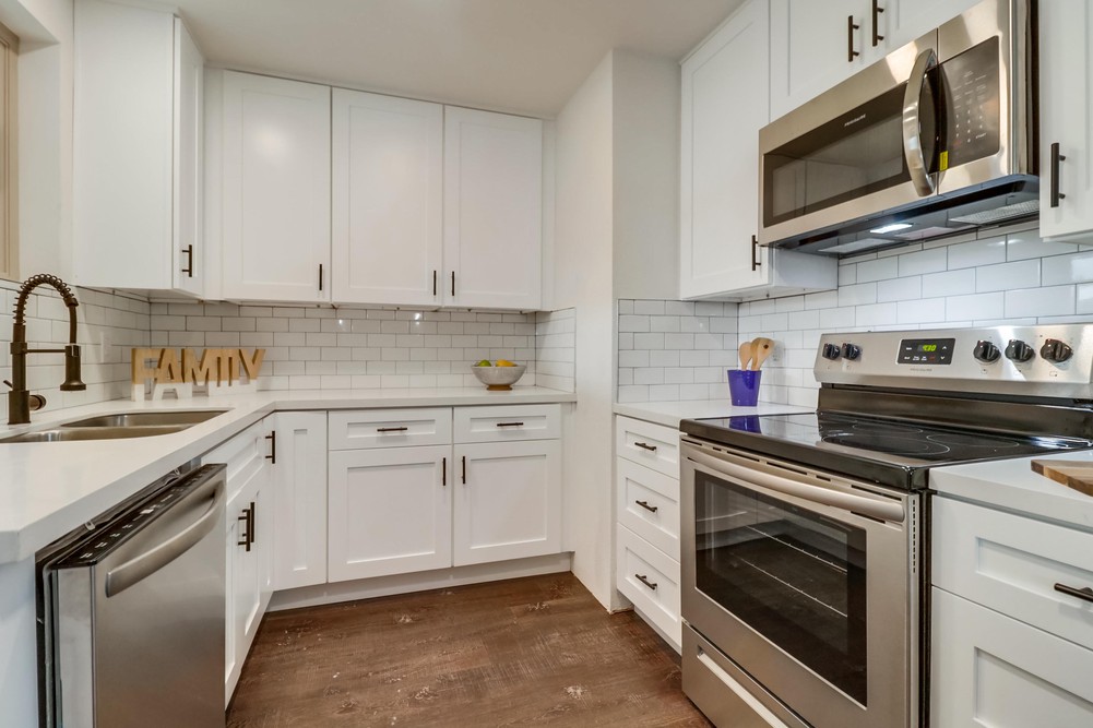 Virtual tour photo 24 of 50 for 3942 Ardmore Dr