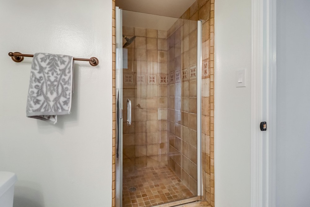 Virtual tour photo 32 of 50 for 3942 Ardmore Dr