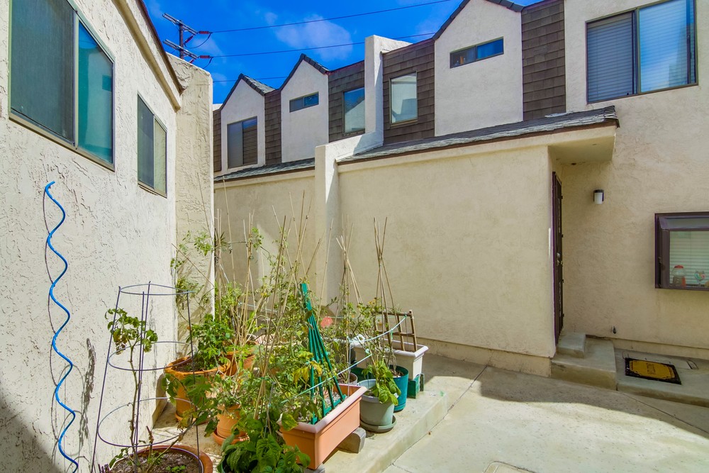 Virtual tour photo 5 of 36 for 3945 Wabaska Dr #4