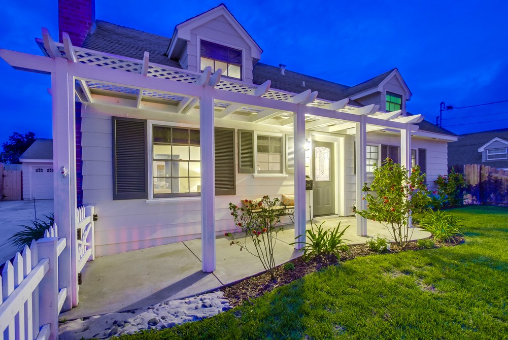 Virtual tour photo 4 of 67 for 3946 Auburndale St