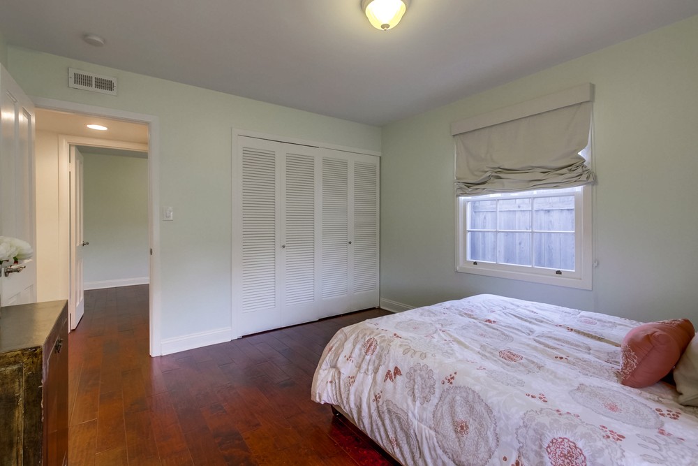 Virtual tour photo 32 of 67 for 3946 Auburndale St