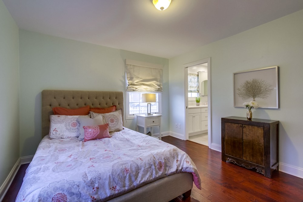 Virtual tour photo 33 of 67 for 3946 Auburndale St