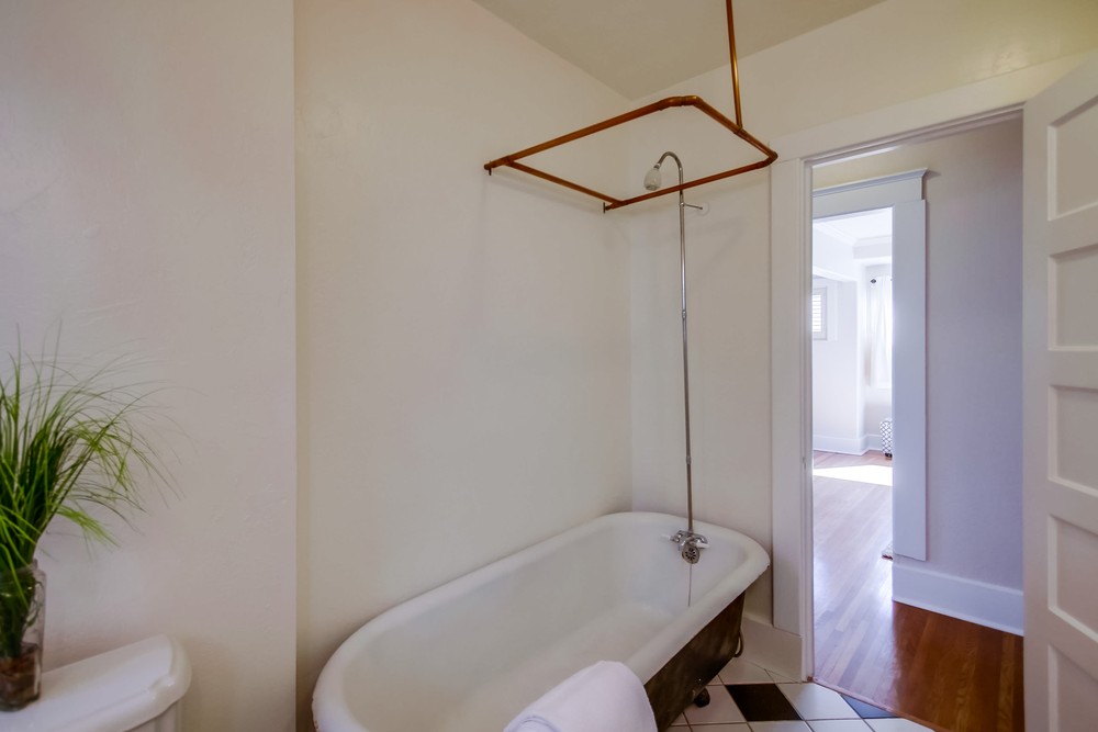 Virtual tour photo 40 of 46 for 3946 Louisiana St