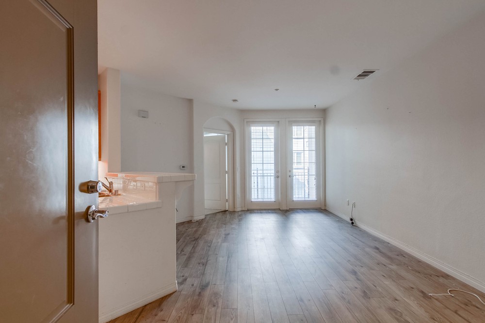 Virtual tour photo 9 of 44 for 3950 Ohio St UNIT 319