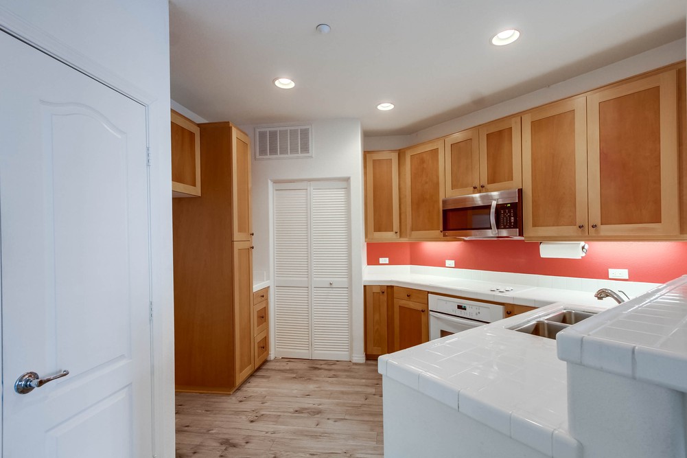 Virtual tour photo 16 of 44 for 3950 Ohio St UNIT 319