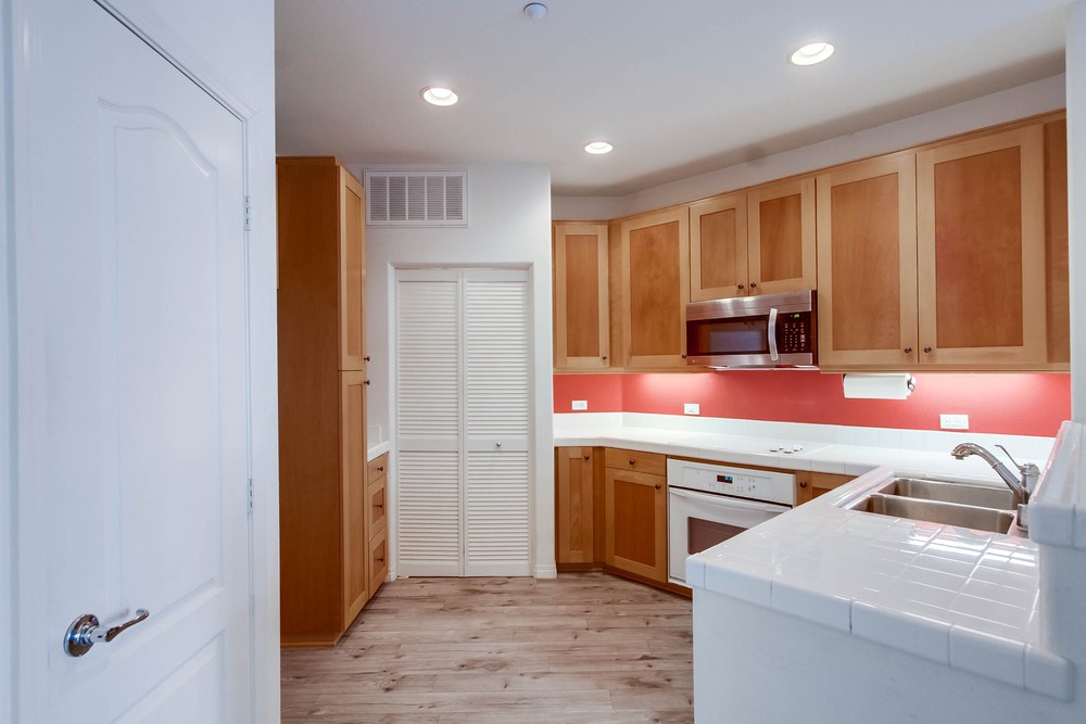 Virtual tour photo 17 of 44 for 3950 Ohio St UNIT 319