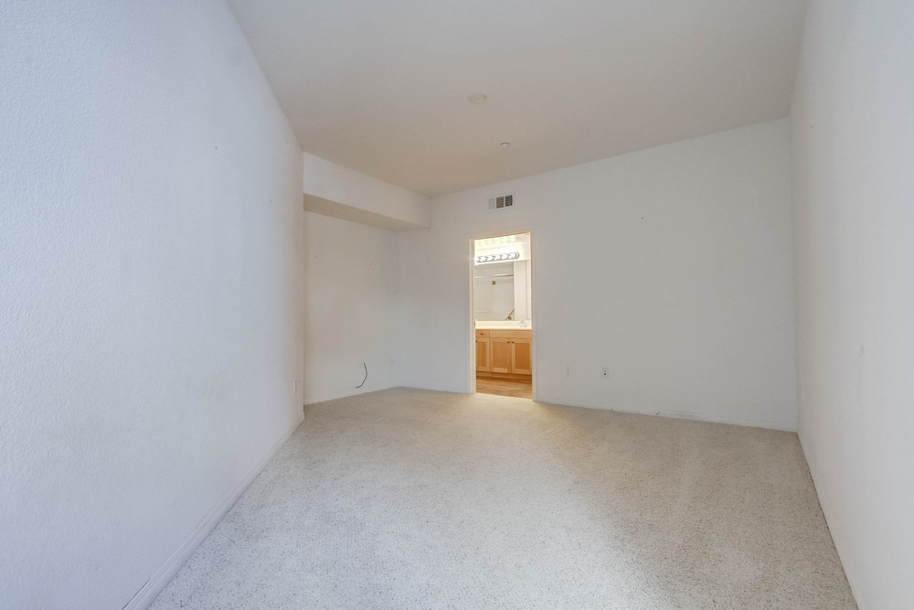 Virtual tour photo 25 of 44 for 3950 Ohio St UNIT 319