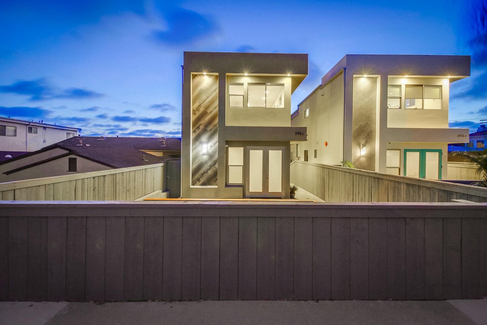 Virtual tour photo 1 of 141 for 3952 Haines St