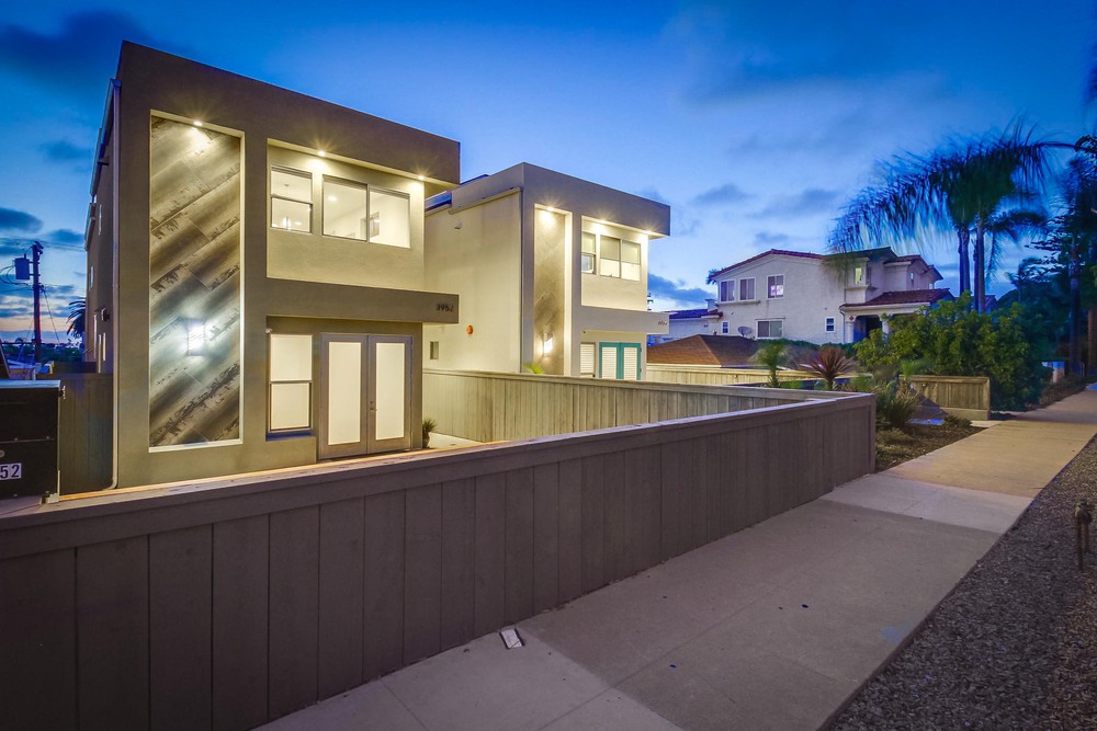 Virtual tour photo 3 of 141 for 3952 Haines St