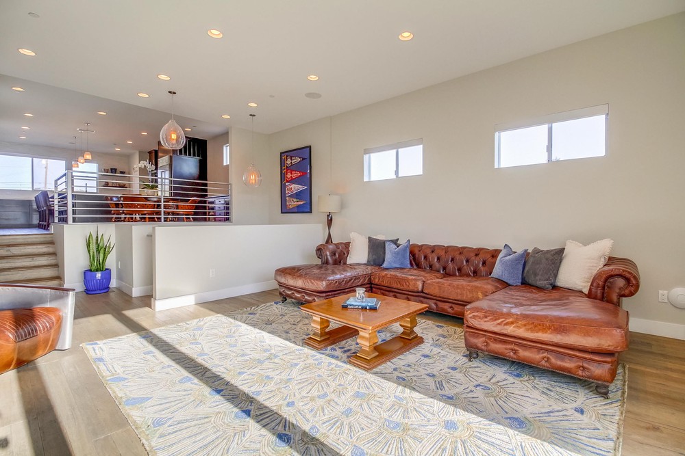 Virtual tour photo 36 of 141 for 3952 Haines St