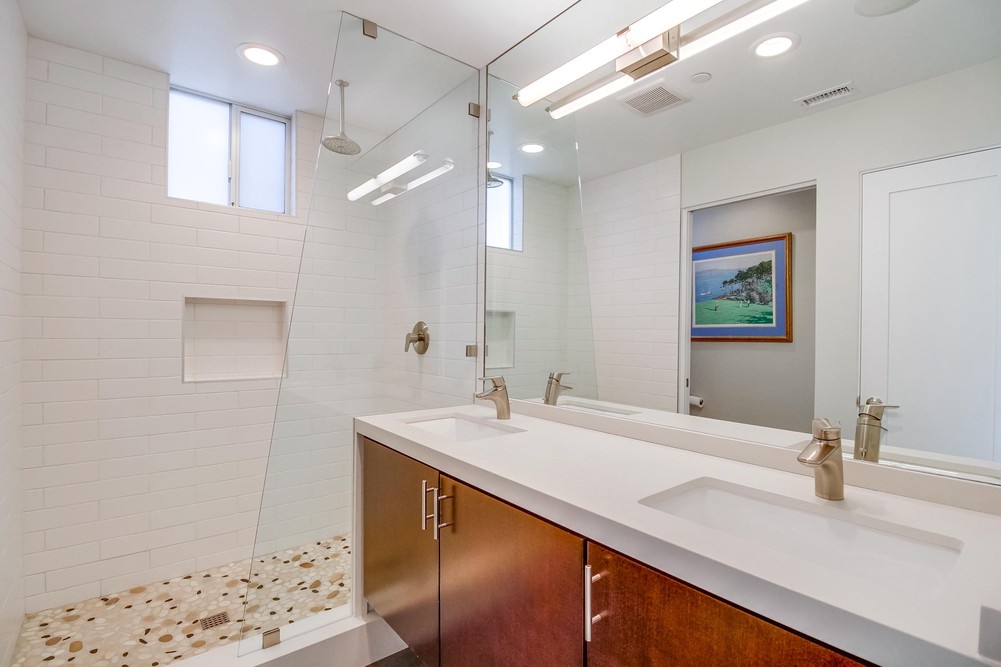 Virtual tour photo 77 of 141 for 3952 Haines St