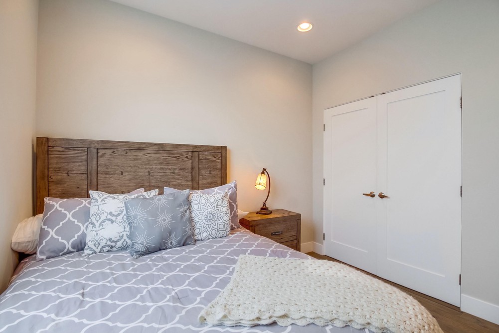 Virtual tour photo 90 of 141 for 3952 Haines St
