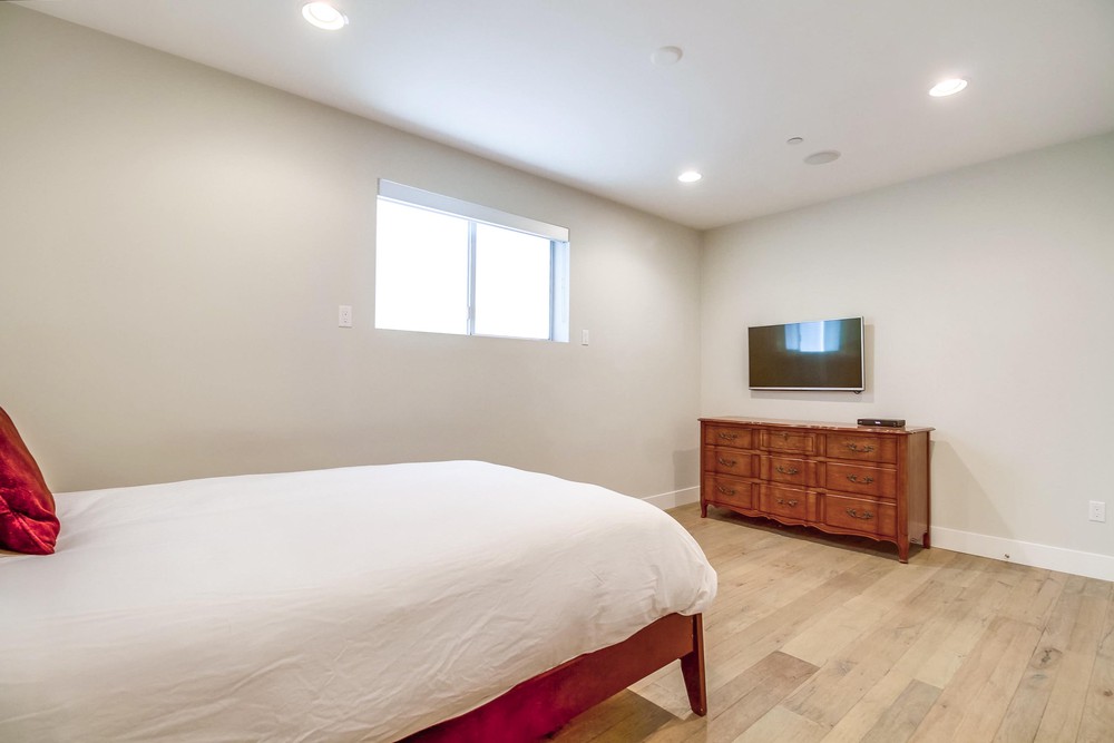 Virtual tour photo 98 of 141 for 3952 Haines St