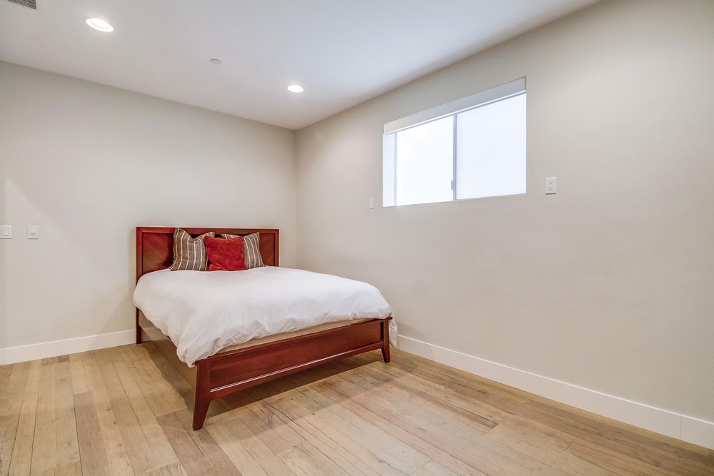 Virtual tour photo 99 of 141 for 3952 Haines St