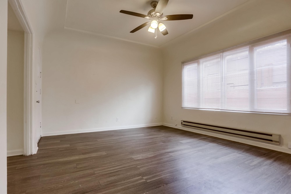 Virtual tour photo 7 of 22 for 3953 Centre St #14