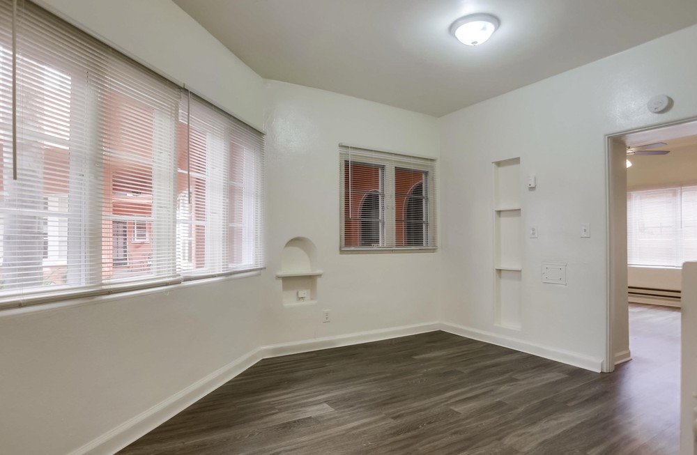 Virtual tour photo 14 of 22 for 3953 Centre St #14
