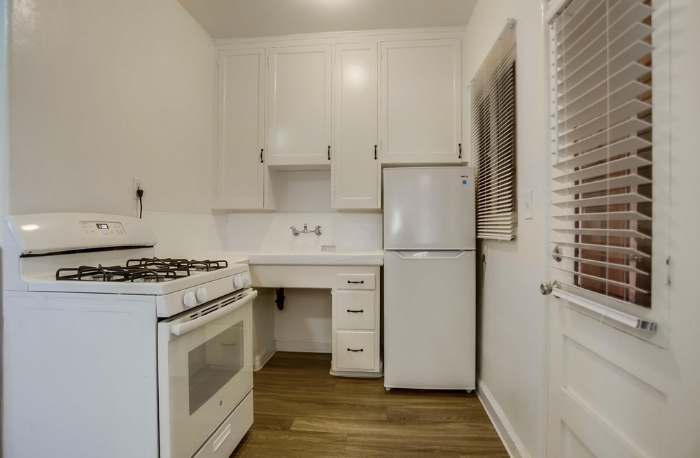 Virtual tour photo 15 of 22 for 3953 Centre St #14
