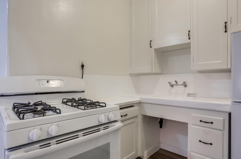Virtual tour photo 16 of 22 for 3953 Centre St #14